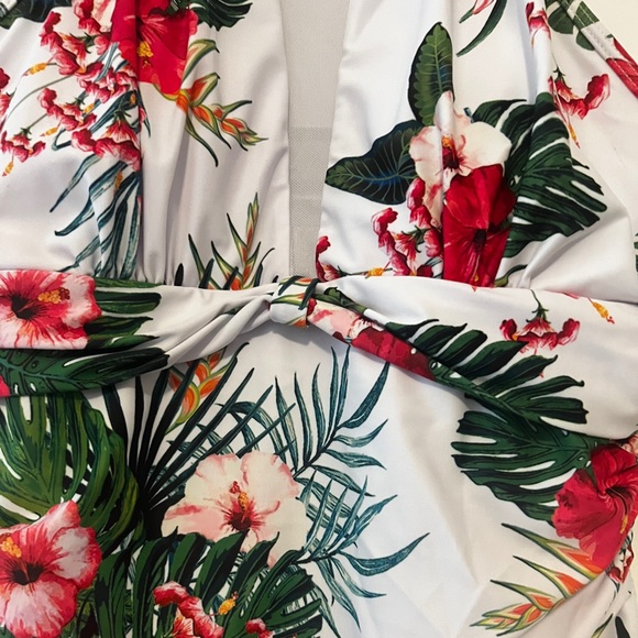 Tempt Me Floral High-Neck One-Piece Swimsuit - White/Red Size Medium - Picture 5 of 13